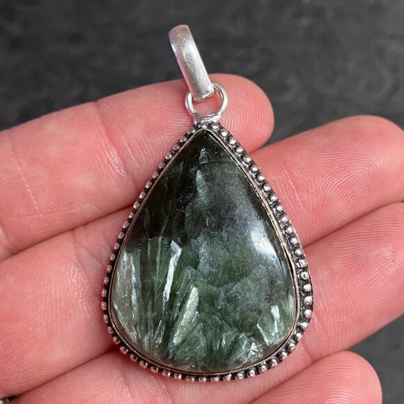 Natural Seraphinite Stone Pendant Crystal Gemstone Jewelry - Picture 3 of 6